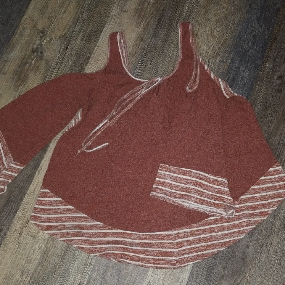 Top - Picture 2 of 2